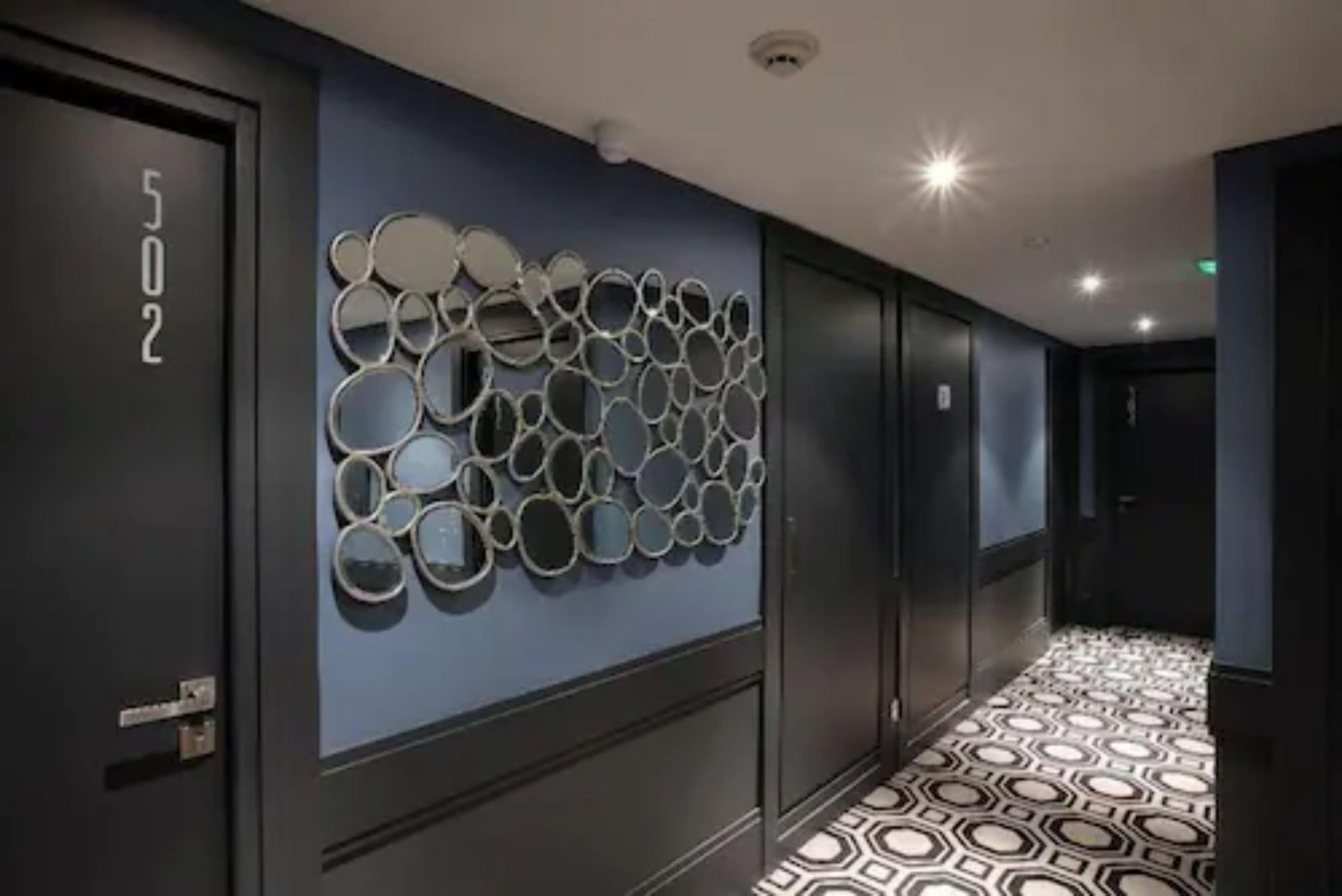 Hotel Le Cinq Hyper - Centre Шамбери Интерьер фото