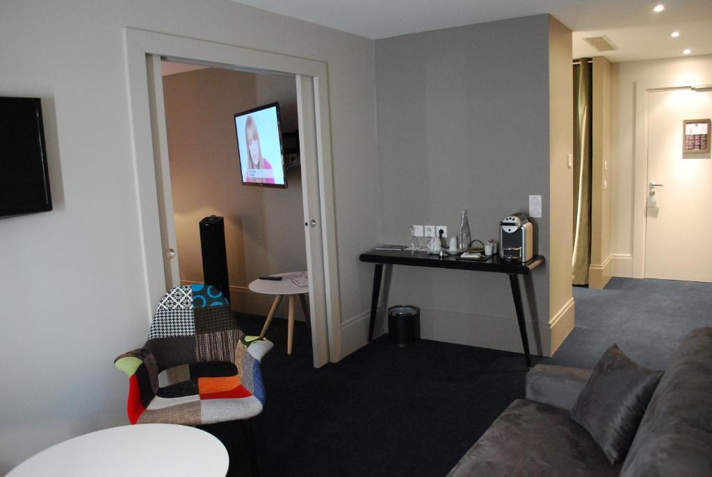 Hotel Le Cinq Hyper - Centre Шамбери Номер фото